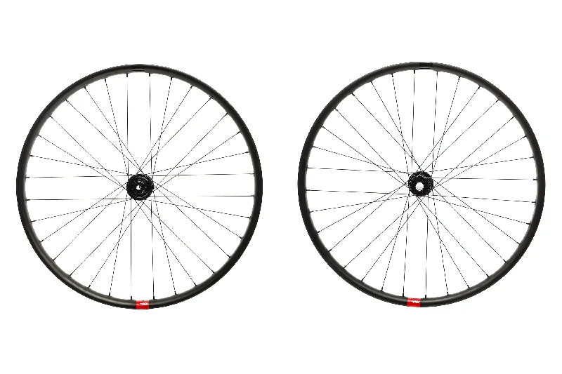 bicycle tire traction-Reserve 31 DH w/ Industry Nine Hydra Hubs Carbon Tubeless 29" Wheelset